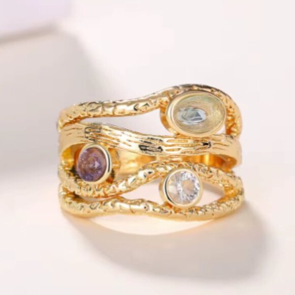 Gold plated Hammered Style three stone ring - artisan looking - boho - NEW - Picture 3 of 7